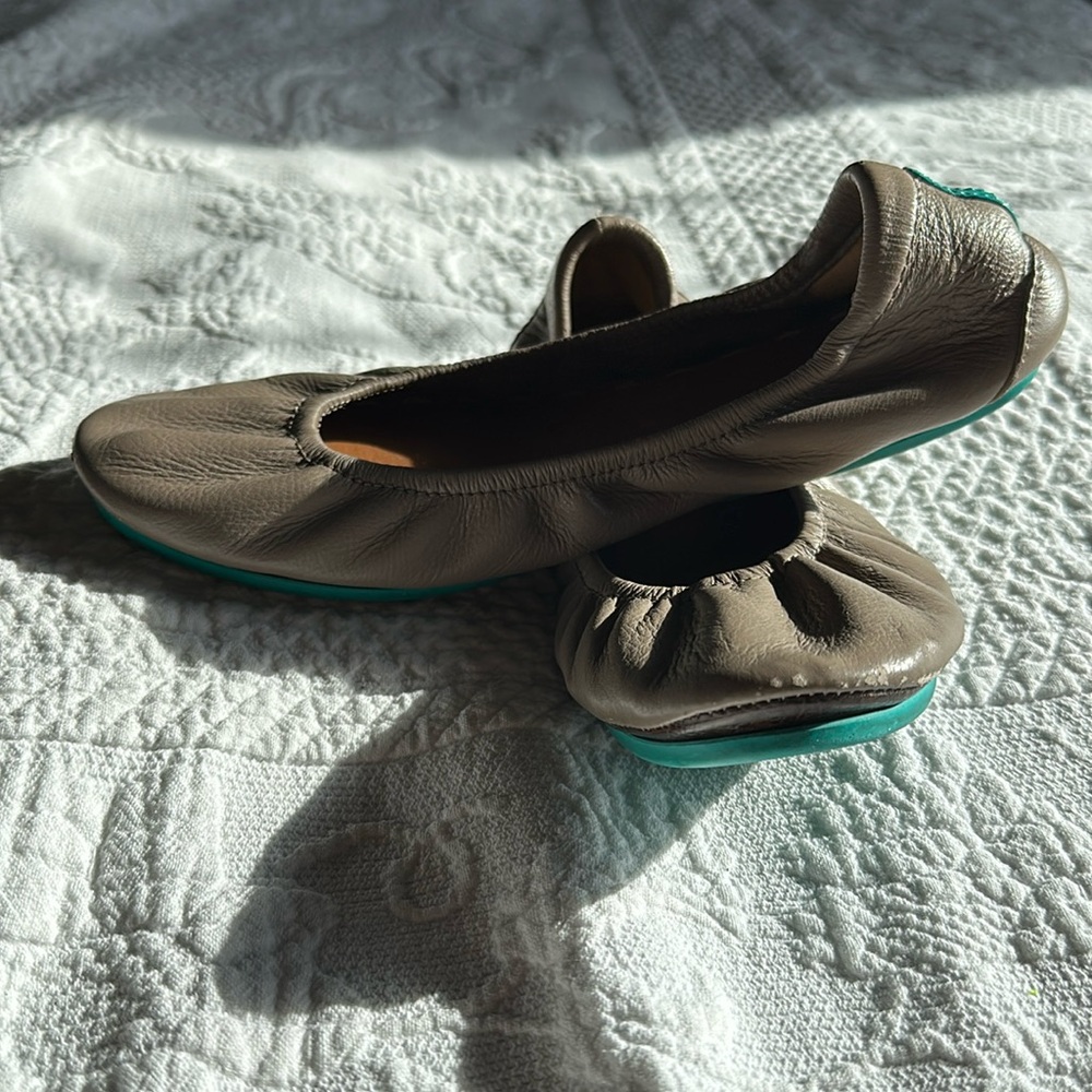 Tieks Taupe Ballet Flats size 6